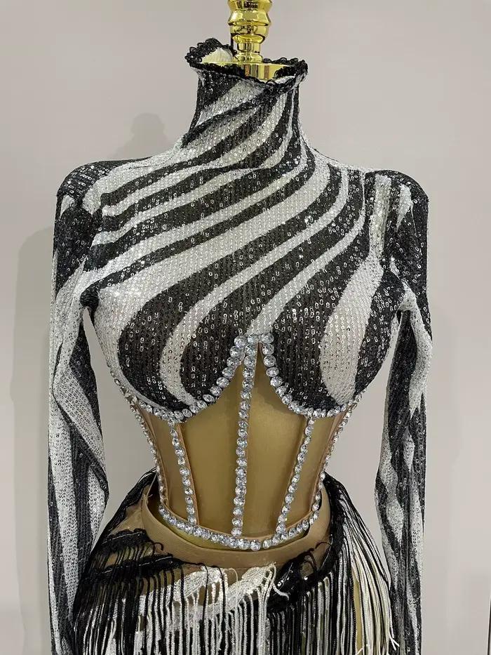 Ensemble deux pièces en maille à manches longues pour femmes, avec des pompons et des paillettes bri