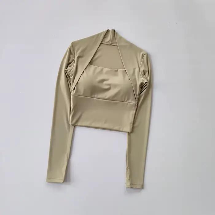 Haut de sport avec coussin de poitrine pour femmes, chemises à manches longues, court et élégant, vê