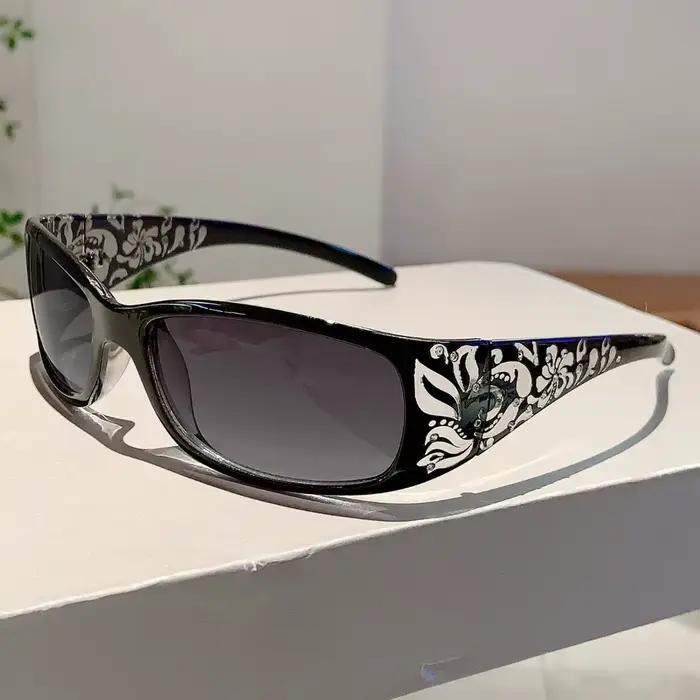 Lunettes de soleil carrées à petite monture pour femmes, nouveau modèle Y2K, Style rétro, élégantes,