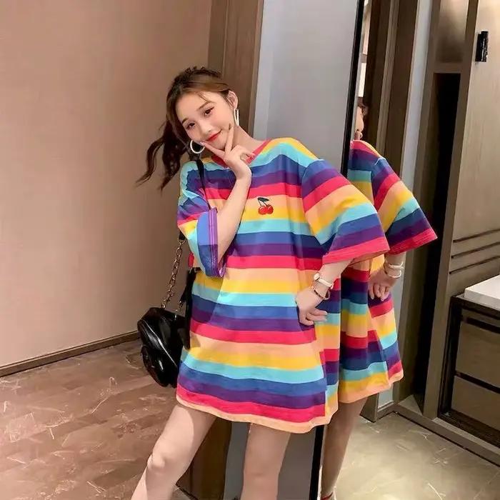Rainbow Stripes Niche T-shirt femmes à manches courtes ample mi-long T-shirt femmes vêtements Kawaii