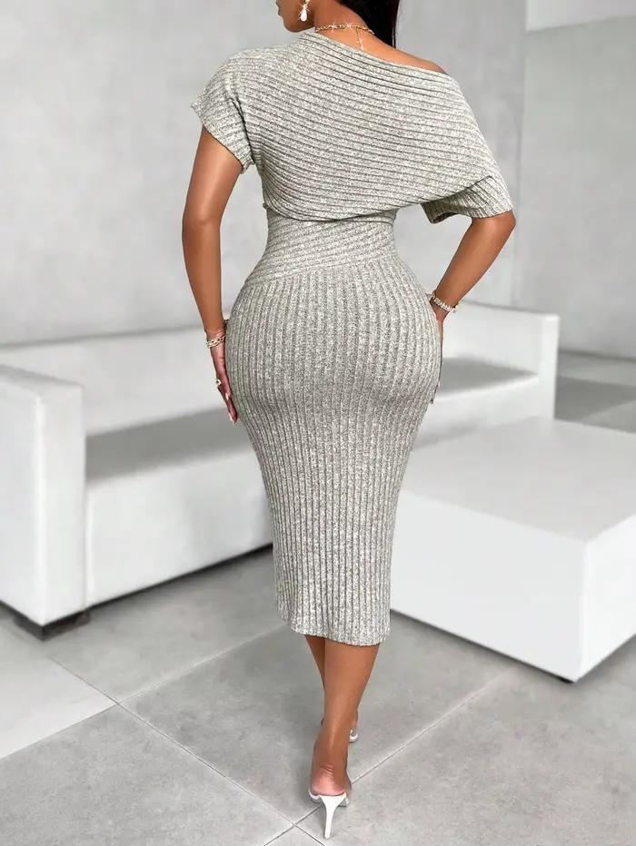 Robe en tissu texturé à épaules asymétriques, couleur unie, mode femme