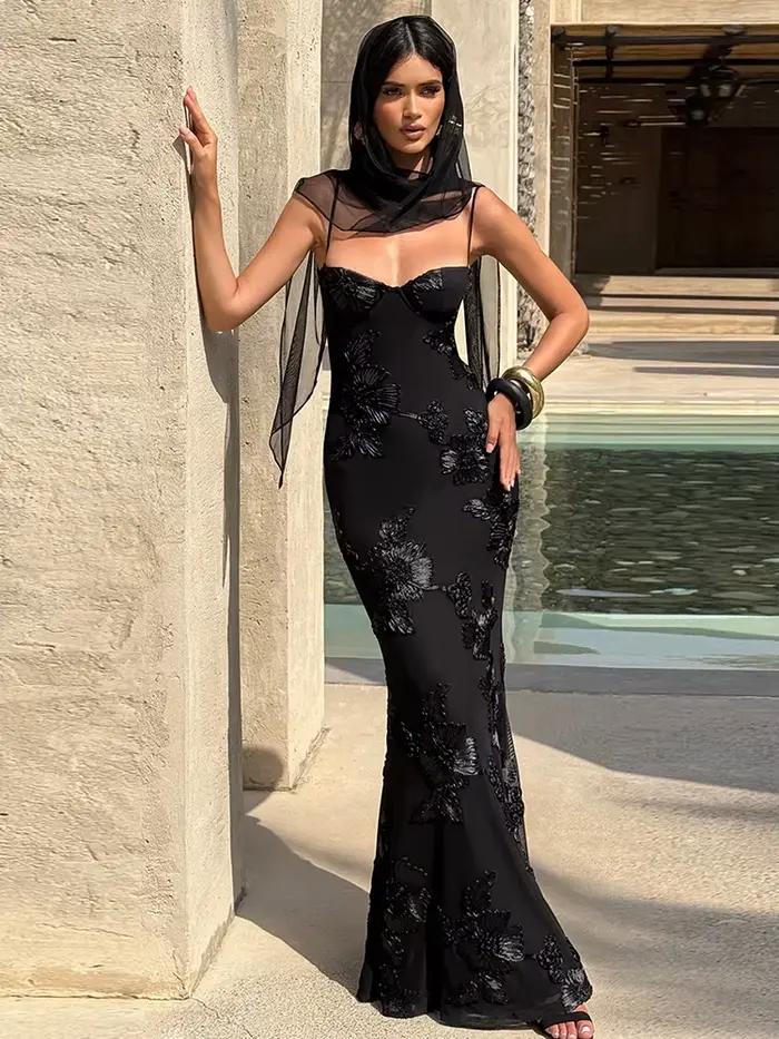 Nibber Élégant Fleur Broderie Maxi Robe Femmes Col Bas Croix Bandage Dos Nu D'été Rue Tendance Skinn