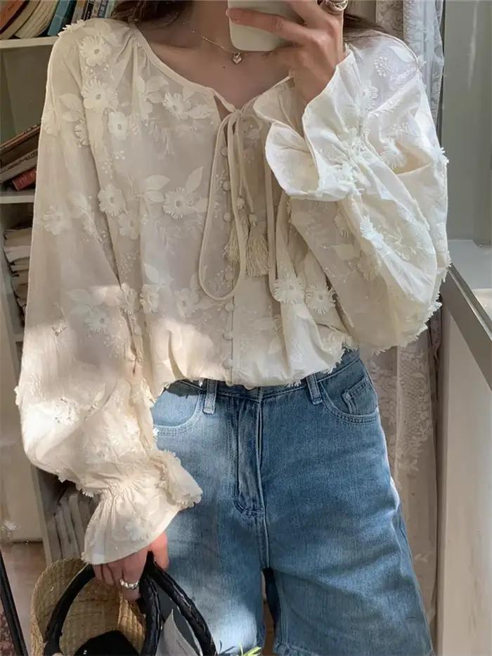 Chemises à manches évasées pour femmes, col en V, broderie chic, fleurs, doux, vacances, bureau, dam