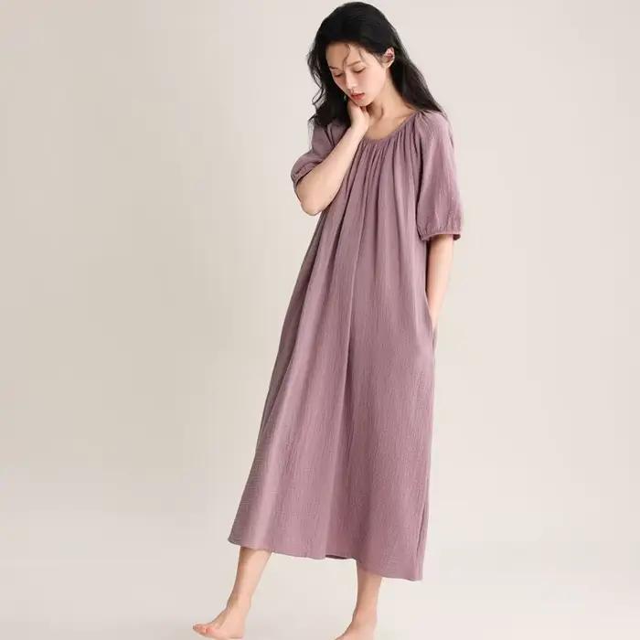 Chemise de nuit en coton pour femmes, mi-longue, col rond, manches courtes, basiques, été, confort, relaxation, élégance discrète, nuits d'été ``` 此版本严格遵循了原始指南，同时确保了内容的吸引力和说服力。