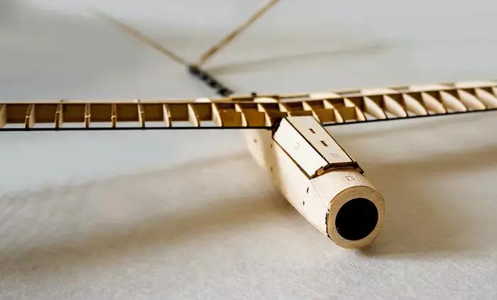 Kit de planeur DW Hobby U-ZI 1400 mm – F14 en bois de balsa de 55 pouces avec moteur et hélice pliable
