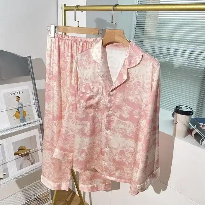Pyjama imprimé français haut de gamme pour femmes printemps et automne nouveau style paresseux doux homewear pyjamas en soie pour les femmes vêtements de nuit