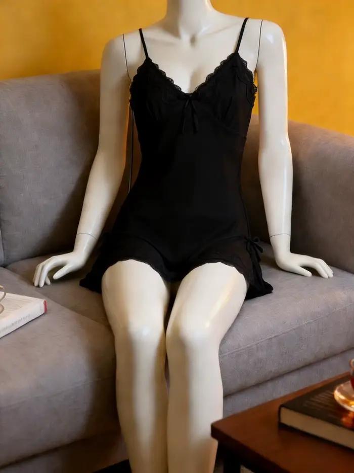 Robe de nuit en satin pour femme avec dentelle, nuisette sexy à fines bretelles, vêtement de nuit soyeux et lisse, lingerie élégante pour la maison