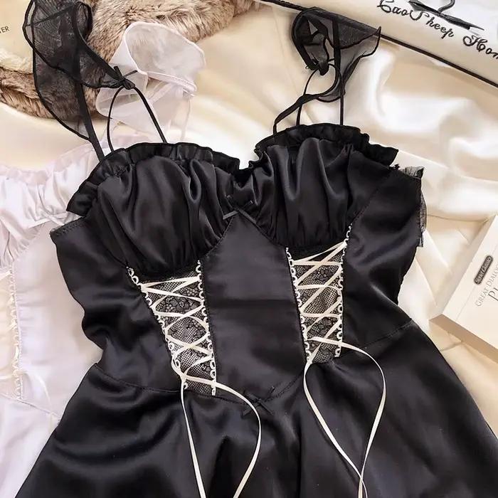 Chemise de nuit en satin soyeux avec dentelle pour femmes styles luxueux occasions spéciales hiver