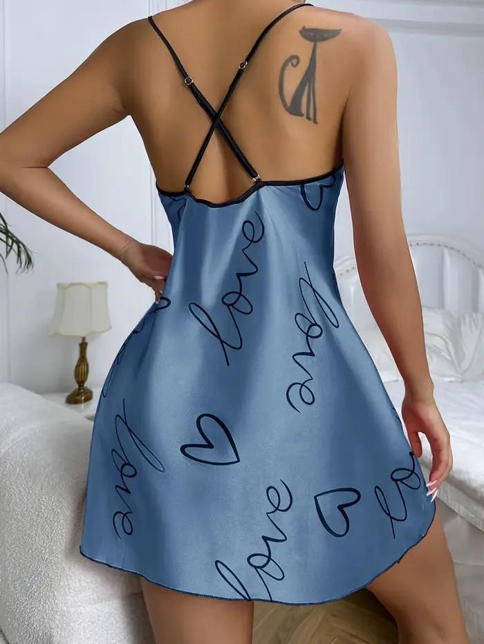 Elegantní noční košile s potiskem srdíček