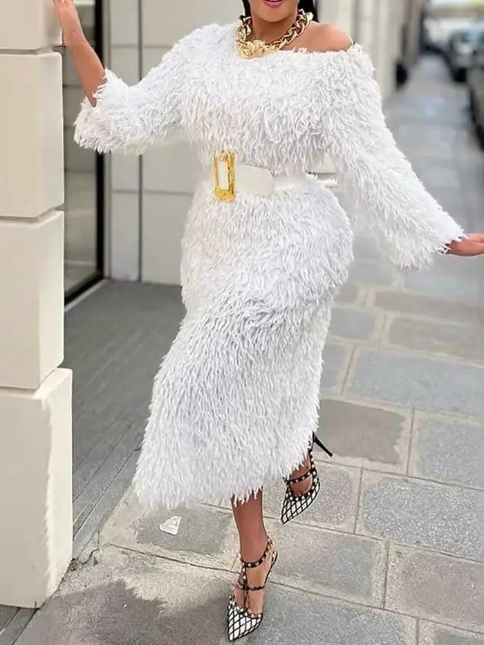 Robe de soirée d'hiver pour femme élégante avec décolleté asymétrique et fausse fourrure polyester pour occasions spéciales