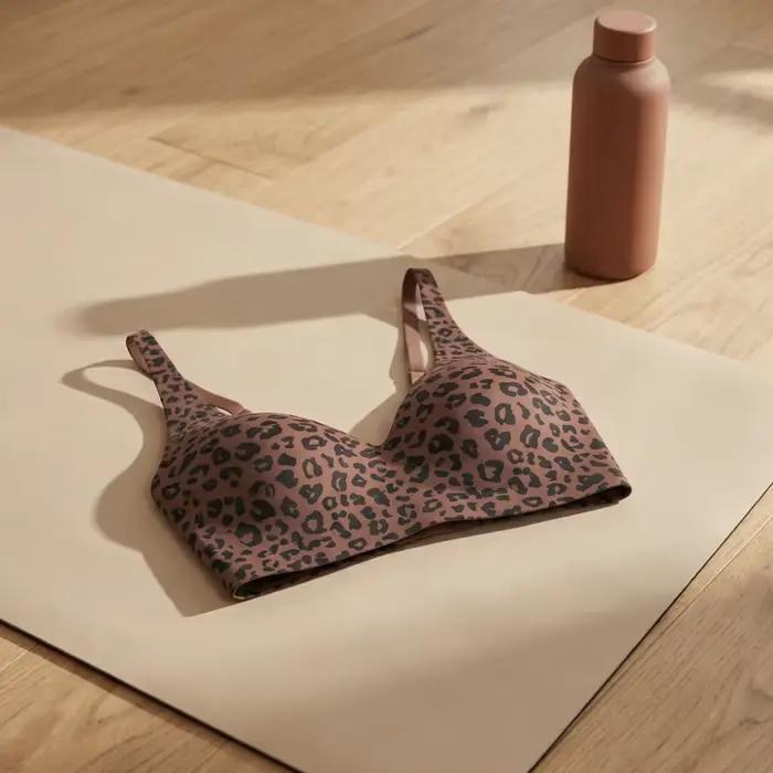 Soutien-gorge léopard sans couture ajusté, dos élégant, antichoc, décolleté en V profond, lingerie en dentelle pour femmes et jeunes filles