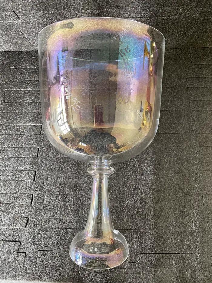 Calice chantantant en cristal arc-en-ciel cosmique 3ème octave B note couronne chakra ou 4ème octave C note racine Chakra Reiki chakras environ 6,5"