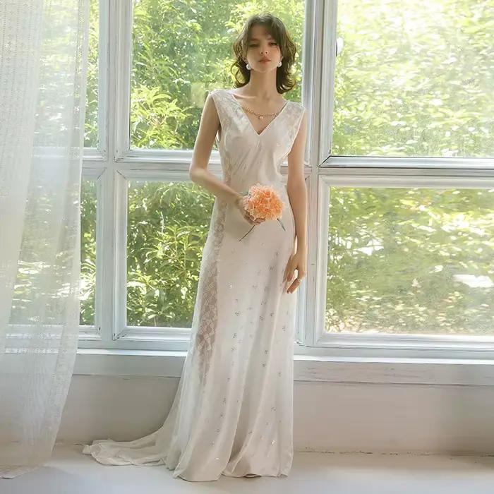 Robe de nuit de luxe pour femme, col en V, sans manches, robe longue blanche ajustée style princesse, tenue de nuit d'été pour femme, Vestido