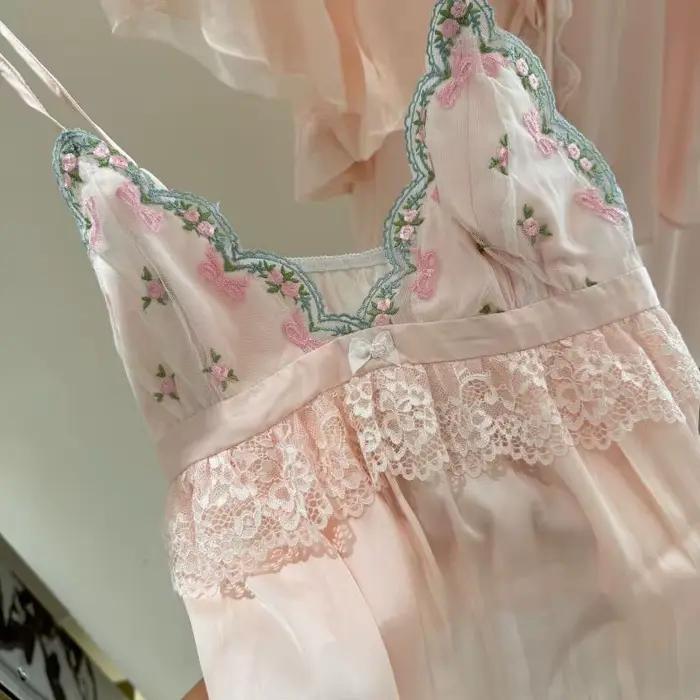 2025 été nouveau pyjama ensemble de Lingerie Sexy doux dentelle garniture Cami Shorts chemise pantalon rayonne maison vêtements de détente vêtements de nuit