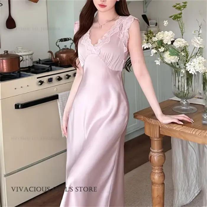 Nouvelle Robe de Nuit Longue pour Femme Printemps, Lingerie Sexy en Dentelle à Col en V Profond, Vêtement d'Intérieur Ample en Soie Satinée