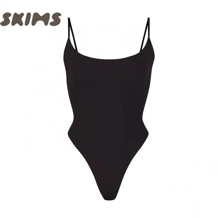 SKIMS FITS EVERYBODY débardeur slim fit avec base sexy en dessous