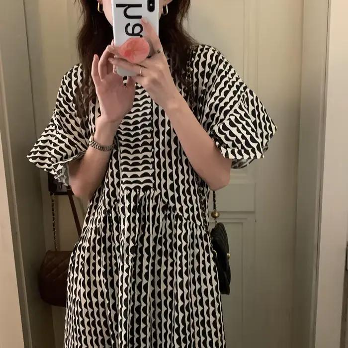 Robe longue rayée à manches papillon pour femmes, robe d'été maxi, taille A-ligne, croix de croix, v