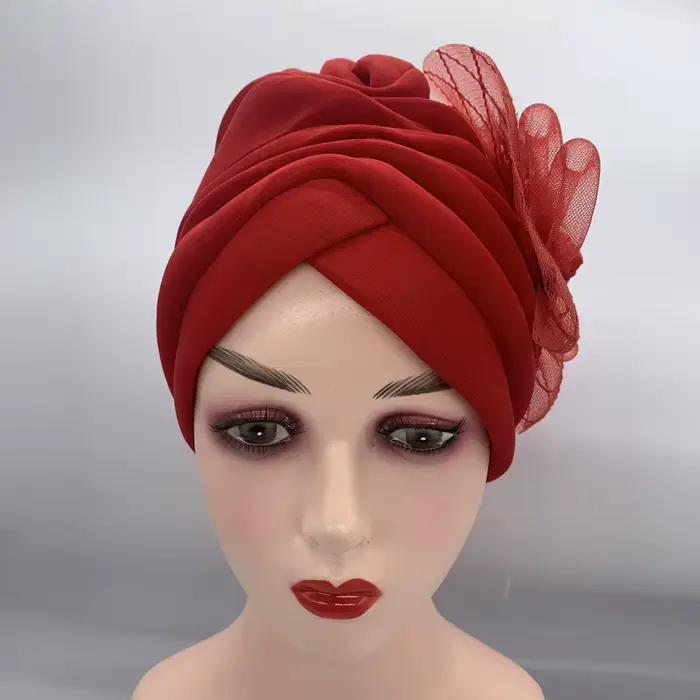 Chapeaux turban de fleurs de plumes pour femmes, écharpe de sauna musulmane, bonnet femme, prêt à po