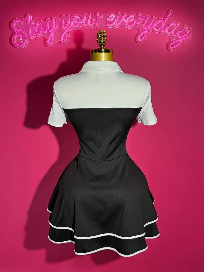 Mini robe bloc de couleur avec nœud papillon et col polo avec ourlet à volants, coupe trapèze pour u