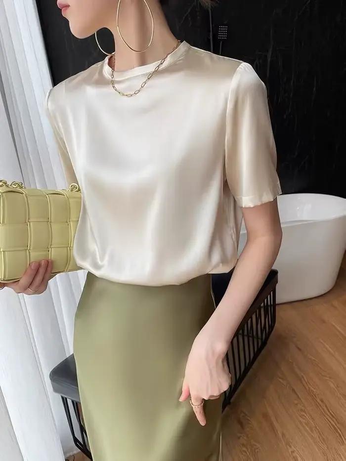 Soie Satin manches courtes t-shirts Style coréen Slip femme vêtements d'été élégant noir marron haut