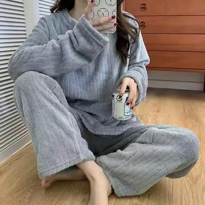Pyjama d'hiver pour femmes, vêtements de maison, vêtements chauds d'automne et d'hiver, en velours d