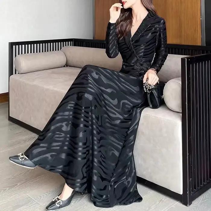 Robe noire amincissante à manches longues pour femmes, robe rayée, tempérament haut de gamme, mère d