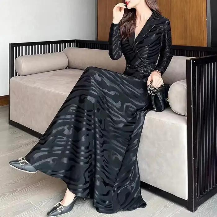Robe noire amincissante à manches longues pour femmes, robe rayée, tempérament haut de gamme, mère d
