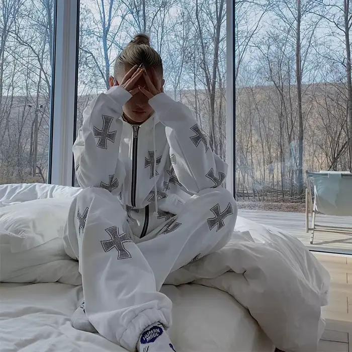Ensemble deux pièces imprimé croix gothique pour femme, sweats à capuche et pantalons, survêtement c