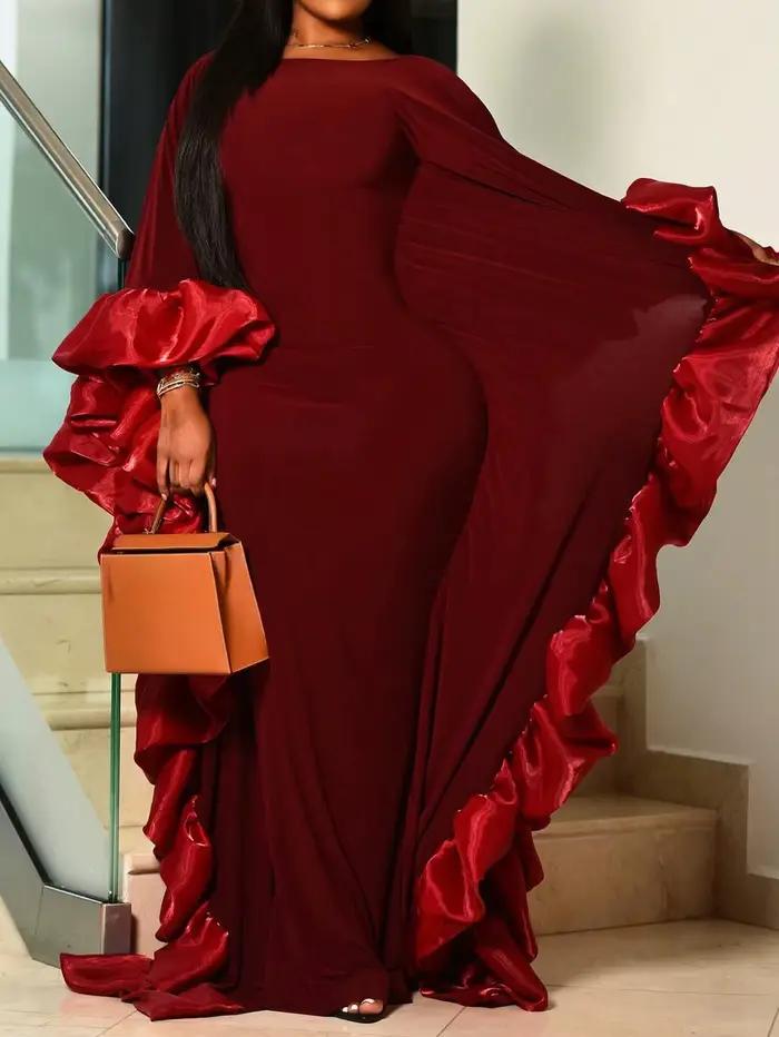 Robe de soirée asymétrique bordeaux unie à manches volantées et détails plissés
