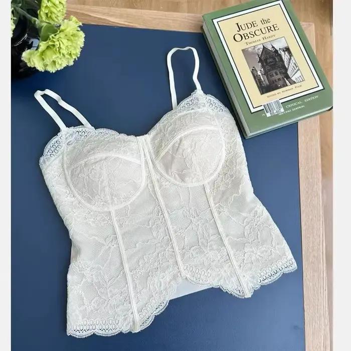 Camisole sexy italienne d'été en dentelle dos nu avec coussinets de soutien-gorge, débardeur ajusté Pure Desire pour femme, idéal pour les soirées, les rendez-vous galants et le quotidien, tailles S M