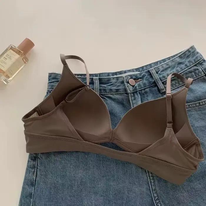 Soutien-gorge push-up à fermeture frontale pour femme – Conception de bonnet non vide sans couture, dos profond en forme de U et lingerie ultra fine d'été