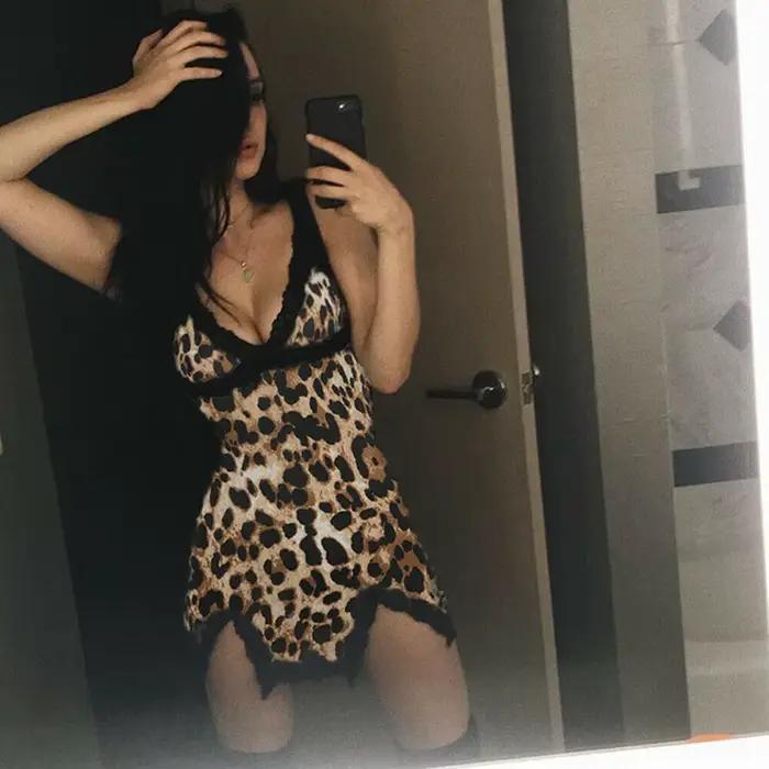Sexy femmes chaudes léopard imprimé dentelle robe de nuit Lingerie col en V robe de nuit vêtements de nuit pour enfants Spaghetti sangle nuisette vêtements de nuit