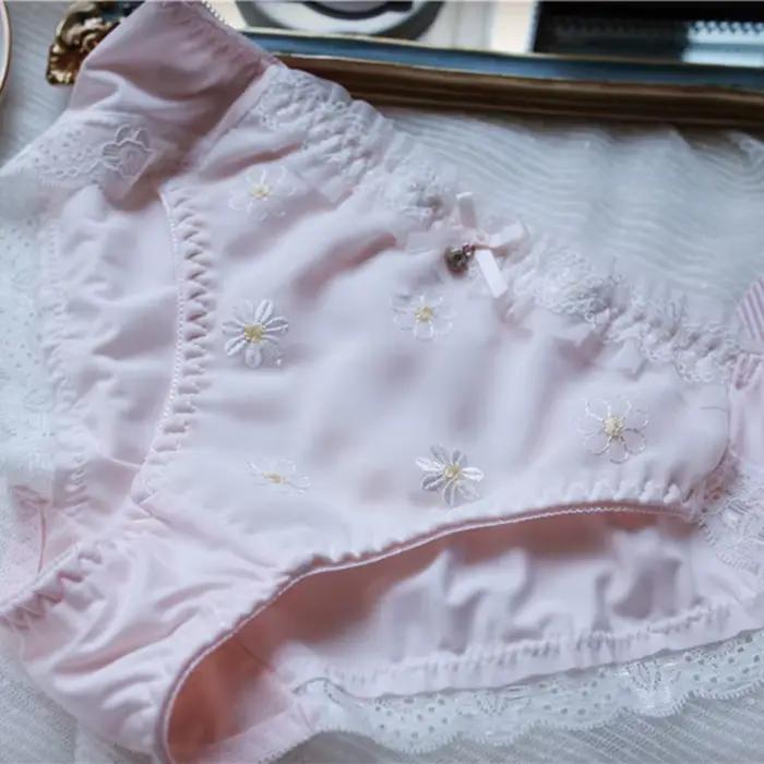 Fleur broderie lait soie culottes femmes Sexy dentelle soyeux lisse sans couture femme sous-vêtements mignon belle Sweety Lingerie Breifs