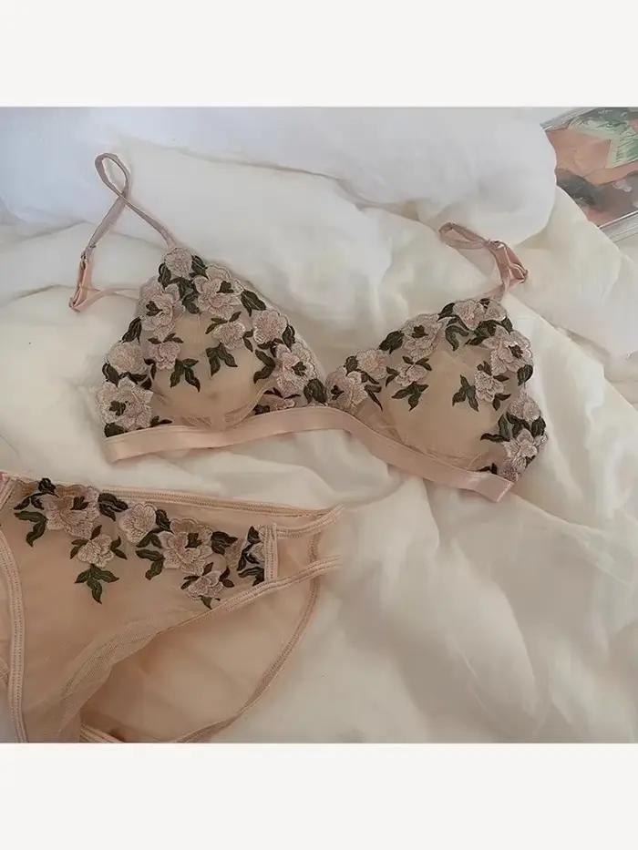 Bralette en dentelle française sans armatures, soutien-gorge d'été, maille transparente sexy, confort sans fil pour petites filles, lingerie légère ultra fine