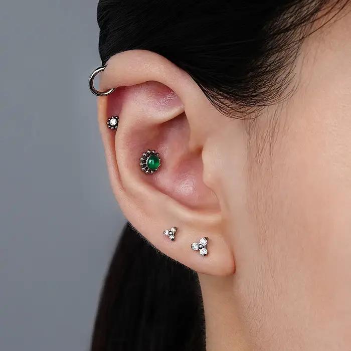 Right Grand Piercing labret en titane ASTM F136, minuscule trinité en zircone cubique, 16 g, 2,5/3,5/4,5 mm, triple fleur en zircone cubique, pour cartilage, hélix, tragus, nez, lèvre, méduse, lobe d'