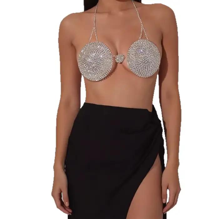 Soutien-gorge entièrement orné de diamants pour femmes, idéal pour les boîtes de nuit et les soirées. Soutien-gorge sexy et exagéré orné de diamants scintillants avec chaîne de corps et chaîne de poit