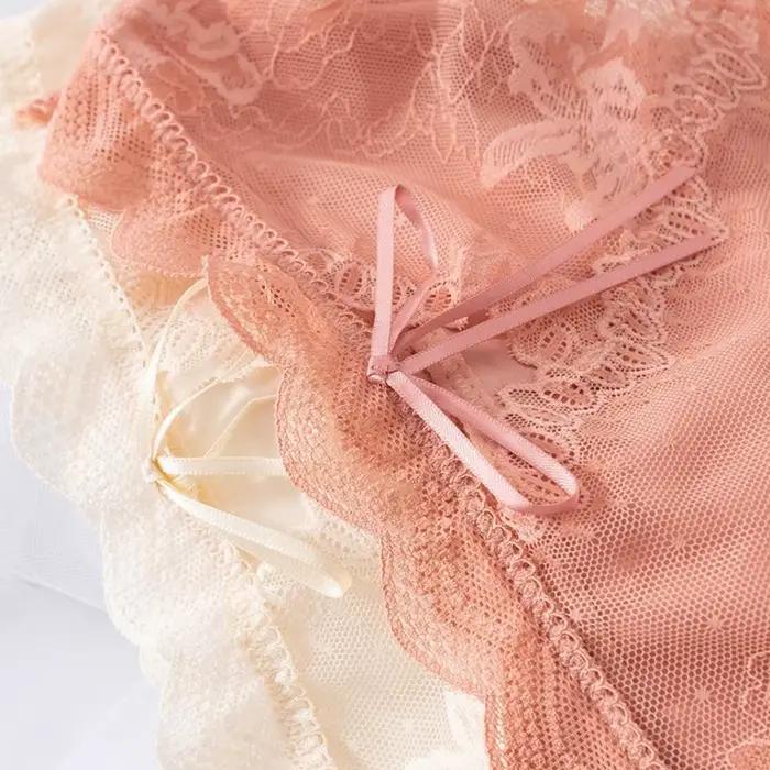 Lingerie féminine, culottes en dentelle florale, culottes en dentelle à volants, culottes en soie glacée, sous-vêtements transparents ondulés pour femmes, été