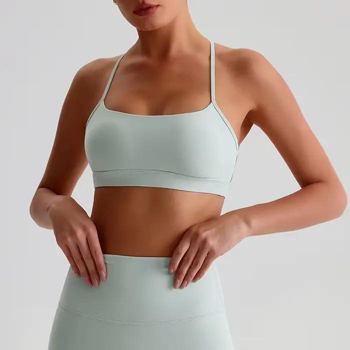Soutien-gorge de sport brossé à faible impact pour femmes, rembourré, dos croisé, Yoga, bretelles Spaghetti, débardeur court d'entraînement de gymnastique avec bonnets amovibles