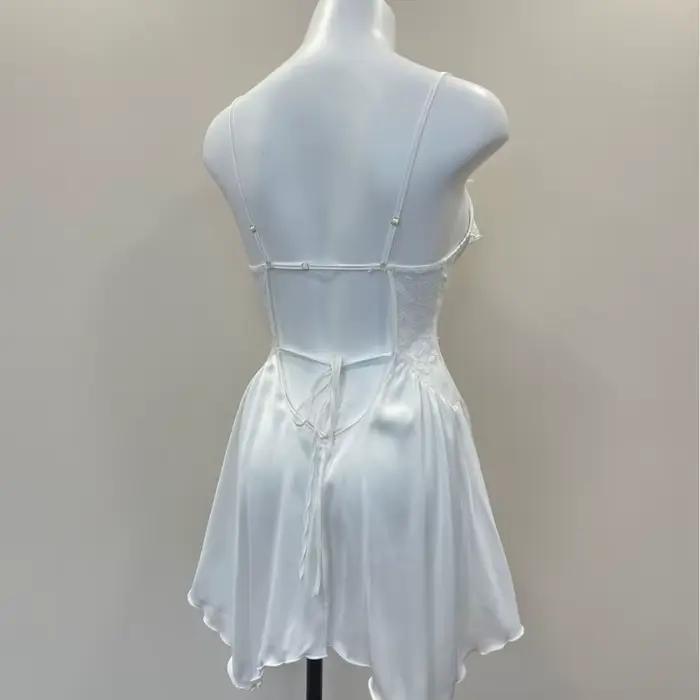 Chemise de nuit française Sexy en soie glacée, pyjama pur pour femmes, maille et dentelle avec coussinet de poitrine, bretelles, vêtements de détente, 2025