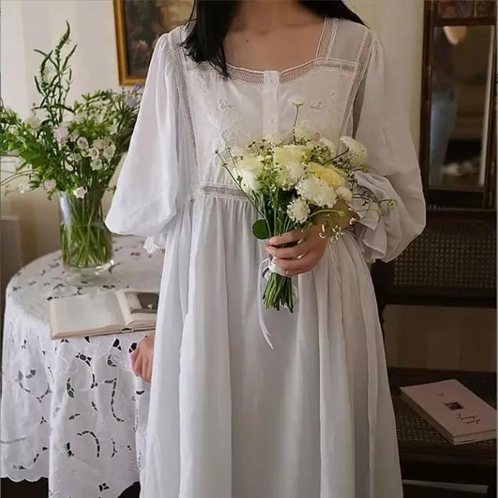Chemise de nuit blanche en dentelle pour femme, chemise de nuit vintage, col carré, manches longues, longueur rinçage, 100% coton